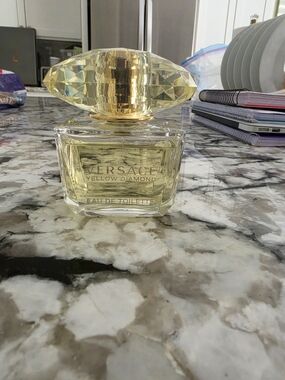 Versace Yellow Diamond Perfume Bottle in Pale Yellow and Gold